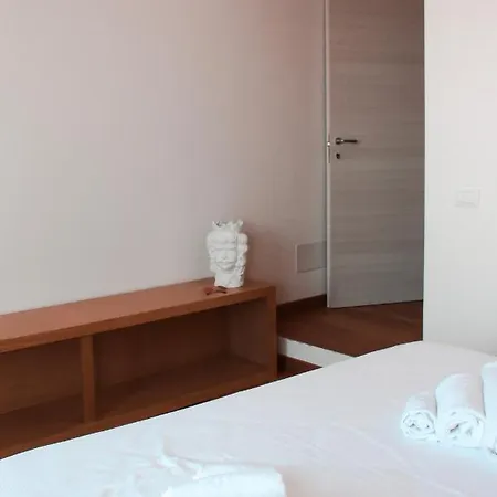 Awa Bordonaro ゲストハウス チェファル