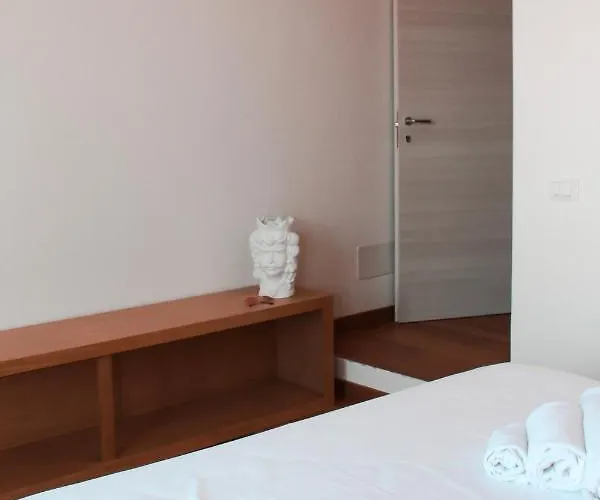 Awa Bordonaro בית הארחה צ'פאלו